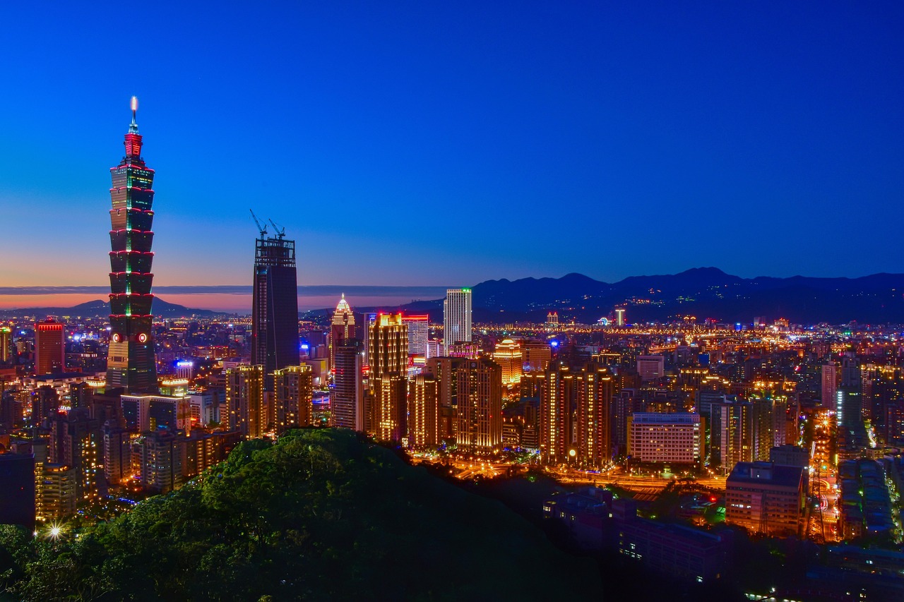 Taipei 101 skyline